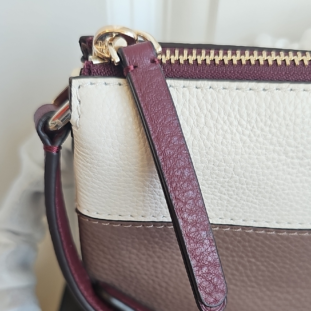 Kate Spade NWOT Burgundy and Cream Crossbody Bag - Picture 3 of 8